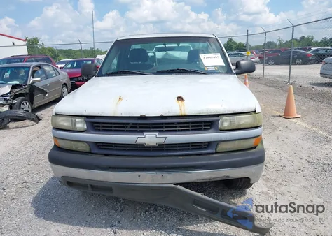 2002 Chevrolet Silverado 1500 из США, поврежденный, VIN 1GCEC14V32E126335